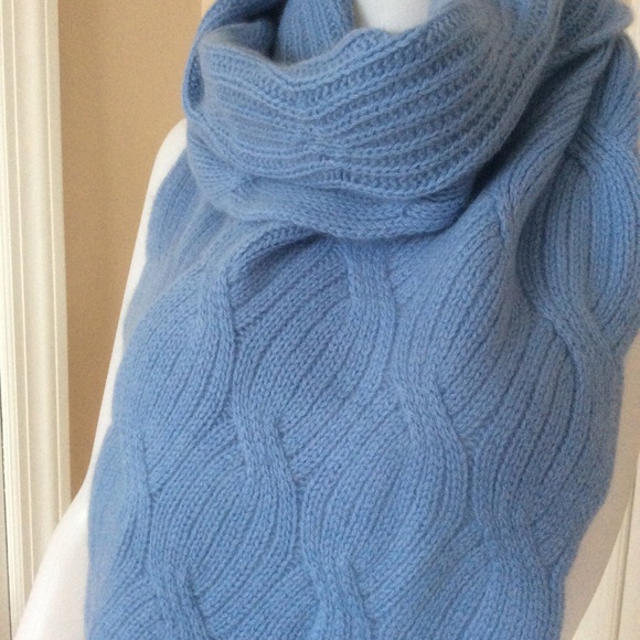 Geneva Cashmere Scarf - Picture 2 of 6